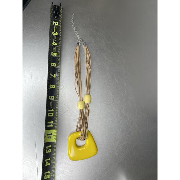 Chunky 70s Style Yellow & Faux Leather Statement Necklace - Picture 3 of 3